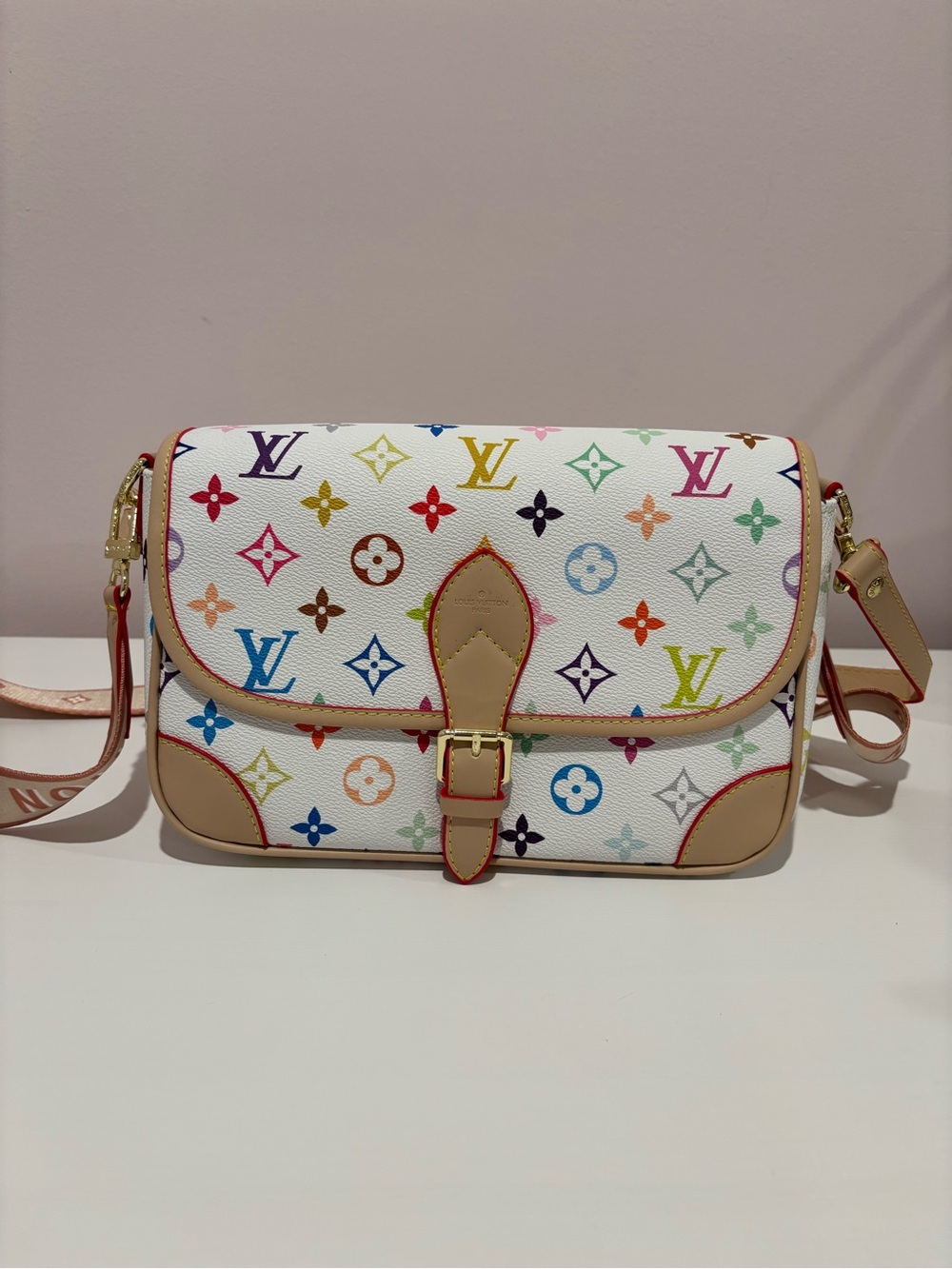 💚Designer Inspired White Multicolor Monogram Crossbody with Tan Trim🩵